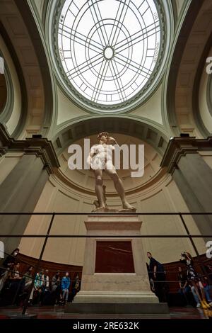 Alla mostra della Galleria dell'Accademia, Firenze Foto Stock