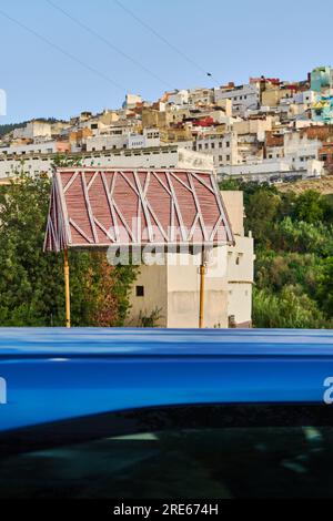 Artigianato marocchino in una città vecchia Foto Stock