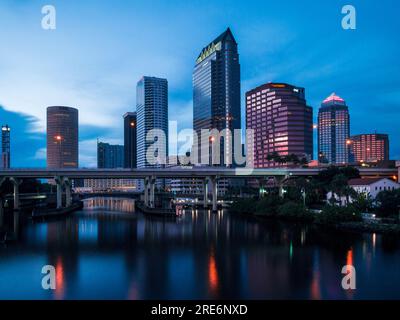 Centro di Tampa durante la Blue Hour Foto Stock