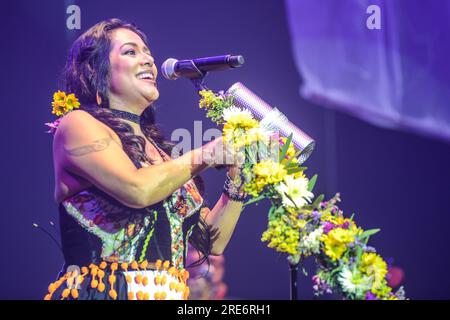 Cantante messicana Lila Downs performing live Foto Stock