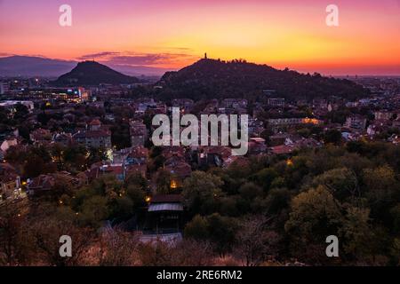 Tramonto visto dalla collina di Danov nella città di Plovdiv, Bulgaria Foto Stock