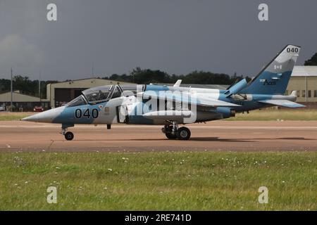 C-GITA, un Dassault/Dornier Alpha Jet A operato dall'appaltatore canadese della difesa Top Aces, che arriva a RAF Fairford nel Gloucestershire, Inghilterra per partecipare al Royal International Air Tattoo 2023 (RIAT 2023). Foto Stock