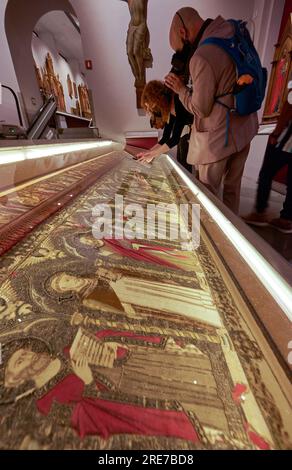 Alla mostra della Galleria dell'Accademia, Firenze Foto Stock