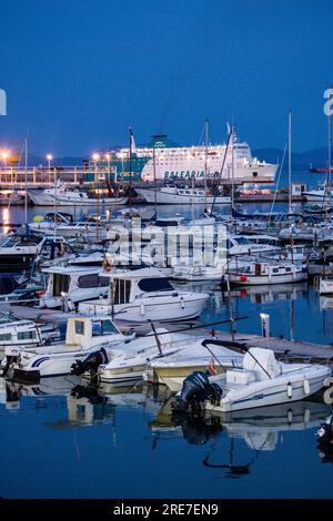 Enbarcaciones de recreo, puerto de Alcudia, Mallorca, islas baleares, Spagna Foto Stock