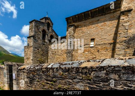 La chiesa mozaraba del X secolo nel barrio di Santo Tomás de las Olla vicino al villaggio di Ponferrada. Spagna Foto Stock