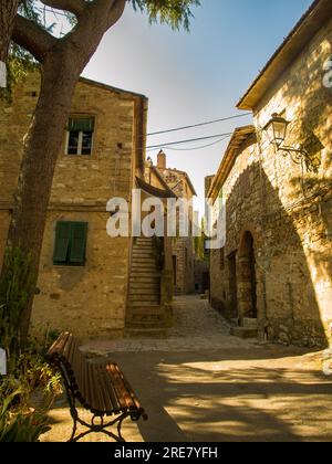 suvereto, toscana, strade d'estate Foto Stock