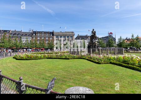 Kongens Nytorv - o Piazza del Re nuova è la piazza centrale nel cuore di Copenaghen, Danimarca Foto Stock