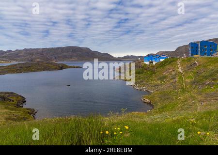 Lago a Qaqortoq, Groenlandia a luglio Foto Stock