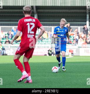 Park Hall, Oswestry, Shropshire, Inghilterra, 20 luglio 2023. Daníel Hafsteinsson di KA Akureyri sul pallone durante il Quay Nomads Football Club di Connah contro Knattspyrnufélag Akureyrar/ KA Akureyri nella stagione di qualificazione 2023/2024 della UEFA Europa Conference League, al Park Hall. (Immagine di credito: ©Cody Froggatt/Alamy Live News) Foto Stock