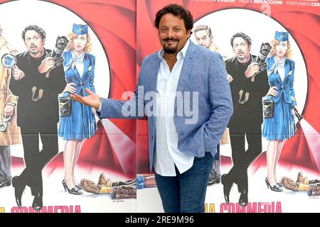 Enrico Brignano beim Photocall zum Kinofilm 'una commedia pericolosa' im Hotel le Méridien Visconti. ROM, 26.07.2023 Foto Stock