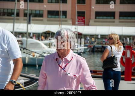 05/12/2011 (Monaco) Bernie Ecclestone al Port Hercule durante le prove del Gran Premio di Formula uno di Monaco Foto Stock