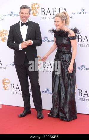 Foto deve essere accreditata ©Alpha Press 078237 14/05/2023 Harriet Dyer e Patrick Brammall BAFTA TV Television Awards 2023 a Londra Foto Stock