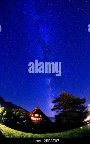 Amanogawa River e Shirakawa-go Foto Stock