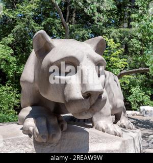 Nittany Lion nel campus della Penn State University Foto Stock