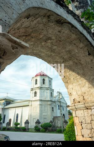 Sito patrimonio dell'umanità dell'UNESCO e area importante per i cittadini della provincia di Oslob e Cebu, splendide strutture storiche, vicino al mare, Foto Stock