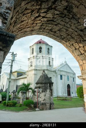 Sito patrimonio dell'umanità dell'UNESCO e area importante per i cittadini della provincia di Oslob e Cebu, splendide strutture storiche, vicino al mare, Foto Stock