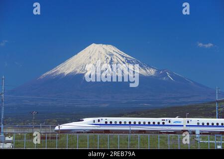 Il treno superveloce Shinkansen Foto Stock