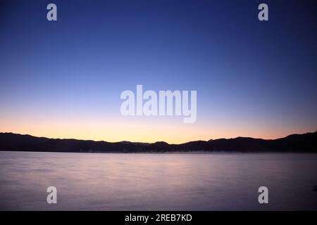 Alba al lago Tazawa Foto Stock