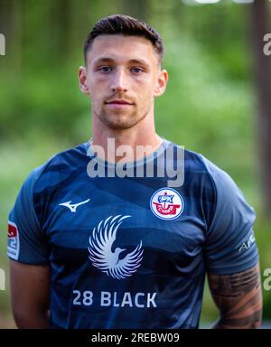 PRODUZIONE - 20 luglio 2023, Meclemburgo-Pomerania occidentale, Bad Doberan: Portiere Nils-Jonathan Körber dell'FC Hansa Rostock. Foto: Jens Büttner/dpa - NOTA IMPORTANTE: In conformità ai requisiti della DFL Deutsche Fußball Liga e del DFB Deutscher Fußball-Bund, è vietato utilizzare o far utilizzare fotografie scattate nello stadio e/o della partita sotto forma di immagini di sequenza e/o serie di foto simili a video. Foto Stock