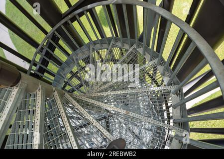 Scala della torre di guardia di Pesapuu (Rouge Oobikuoru vaatetorn Pesapuu) a Rouge, Estonia Foto Stock