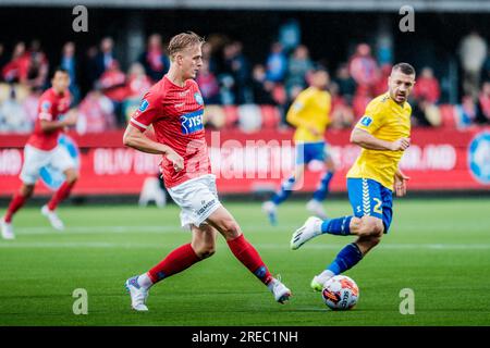 Silkeborg, Danimarca. 23 luglio 2023. Pelle Mattsson (6) di Silkeborg SE visto durante il 3F Superliga match tra Silkeborg IF e Broendby IF al Jysk Park di Silkeborg. Foto Stock