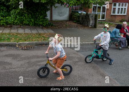 Streetparties per la Regina Elisabetta II del Giubileo di platino nelle strade dell'erpice Foto Stock