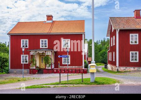 Pittoresco villaggio di Lunds By nella comunità di Gladhammar fuori Västervik, Kalmar län, Svezia. Foto Stock