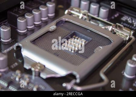 Socket cpu Intel LGA 1151 su scheda madre PC con processore cpu Foto Stock