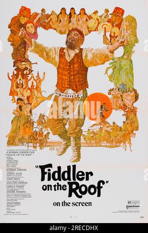 FIDDLER ON THE ROOF (1971), DIRETTO DA NORMAN JEWISON. Credito: UNITED ARTISTS / album Foto Stock