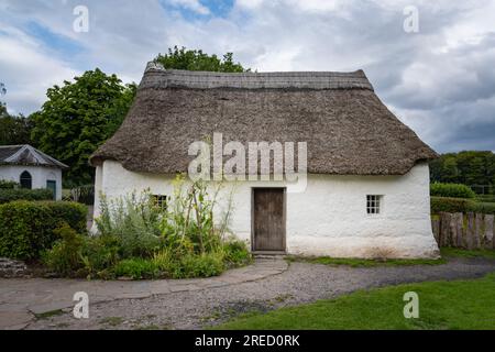 Nantwallter Cottage, St. Fagans National Museum of History, Cardiff, Galles, Regno Unito Foto Stock