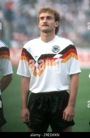 Campionato europeo di calcio 1988 / partita di apertura BR Germania - Italia a Düsseldorf 1:1 su 10.06.1988 / Rudi Völler (GER) [traduzione automatica] Foto Stock