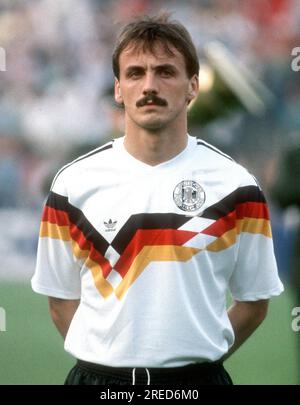 Campionato europeo di calcio 1988 / partita di apertura BR Germania - Italia a Düsseldorf 1:1 su 10.06.1988 / Jürgen Kohler (GER) [traduzione automatica] Foto Stock