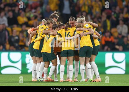 L'Australia si accosta prima del calcio d'inizio del secondo tempo durante la partita del gruppo B della Coppa del mondo femminile FIFA 2023 Australia Women vs Nigeria Women al Suncorp Stadium, Brisbane, Australia, 27 luglio 2023 (foto di Patrick Hoelscher/News Images) in, il 27/7/2023. (Foto di Patrick Hoelscher/News Images/Sipa USA) credito: SIPA USA/Alamy Live News Foto Stock