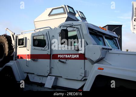 San Pietroburgo, Russia. 27 luglio 2023. Rosgvardiya CAR al secondo vertice economico e umanitario forum 2023 a San Pietroburgo, Federazione Russa. (Foto di Maksim Konstantinov/SOPA Images/Sipa USA) credito: SIPA USA/Alamy Live News Foto Stock