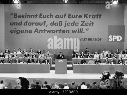 Germania, Bonn, 16.11.1992 Archivio: 37-46-30 SPD-Sonderparteitag foto: Uebersicht Parteitag [traduzione automatizzata] Foto Stock