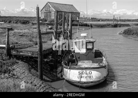 Il giacimento di carbone era in disuso per lo stoccaggio quando il carbone veniva portato sui fiumi con l'alta marea dalla costa su chiatte per gli abitanti locali del thornham. Foto Stock