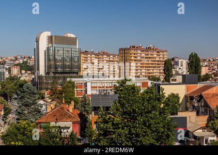 Skyline di Pristina, capitale del Kosovo Foto Stock