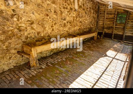 All'interno dei capannoni degli asini, ora restaurati, nella Happy Valley Great Malvern Foto Stock