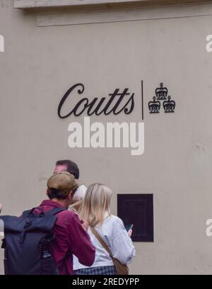 Londra, Inghilterra, Regno Unito. 27 luglio 2023. Vista esterna di Coutts on the Strand in qualità di amministratore delegato Peter Flavel risiede sulla gestione del conto di Nigel Farage da parte della banca. (Immagine di credito: © Vuk Valcic/ZUMA Press Wire) SOLO USO EDITORIALE! Non per USO commerciale! Foto Stock