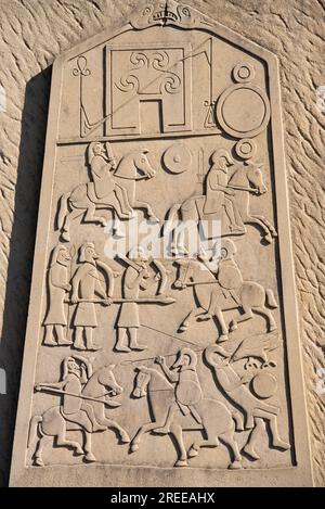 Riproduzione dell'incisione della vista posteriore della pietra pittica di Aberlemno Kirkyard Cross Slab, Aberlemno, Angus, Scozia. Foto Stock