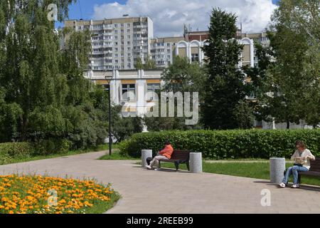 Mosca, Russia - 22 luglio. 2022. boulevard 15° microdistretto di Zelenograd Foto Stock