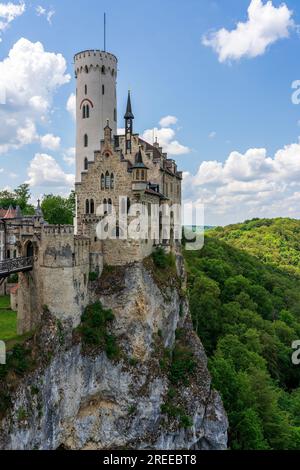 Vista panoramica del castello di Lichtenstein in Germania. Foto Stock