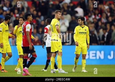 ROTTERDAM - (lr) Marcos Lopez di Feyenoord, Alexander Sorloth di Villarreal CF. Durante l'amichevole tra Feyenoord e Villareal CF al Feyenoord Stadion de Kuip il 27 luglio 2023 a Rotterdam, Paesi Bassi. AP | altezza olandese | BART STOUTJESDYK Foto Stock