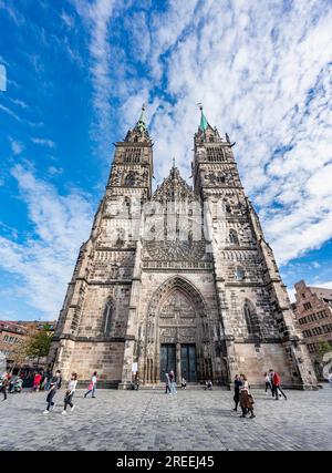 Chiesa protestante di San Lorenzo, facciata ovest, città vecchia, Norimberga, Franconia centrale, Baviera, Germania Foto Stock