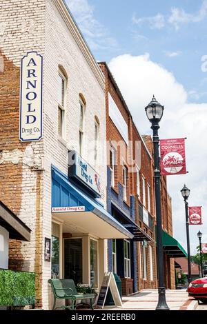 Cornelia Georgia, piccola città, edifici ristrutturati nel centro storico, quartiere commerciale, negozi e ristoranti, esterno esterno, ingresso anteriore, vecchio stile Foto Stock