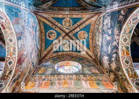 Quattro Apostoli, giudizio universale, Paradiso e Inferno, affreschi di Taddeo di Bartolo, Collegiata di Santa Maria Assunta e Duomo di San Gimignano, San Foto Stock