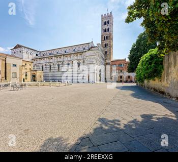 Vista laterale, Cattedrale, Cattedrale di San Martino e Duomo di Lucca, Lucca, Toscana, Italia Foto Stock