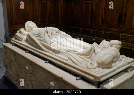 Tomba di Ilaria del Caretto, Monumento funebre a Ilaria del Carretto, scultore Jacopo della Quercia, c. 1406, gotico, Sacrestia, Sagrestia, Cattedrale Foto Stock