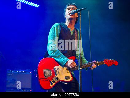 Tunbridge Wells, Regno Unito. 27 luglio 2023. Johnny Marr durante il suo tour Headline Show del 2023 con le canzoni del suo album del 2022 "Fever Dreams Pts 1-4" all'Assembley Hall Theatre, Tunbridge Wells, Kent, Regno Unito, il 27 2023 luglio. Crediti: Francis Knight/Alamy Live News Foto Stock