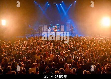 Tunbridge Wells, Regno Unito. 27 luglio 2023. Johnny Marr durante il suo tour Headline Show del 2023 con le canzoni del suo album del 2022 "Fever Dreams Pts 1-4" all'Assembley Hall Theatre, Tunbridge Wells, Kent, Regno Unito, il 27 2023 luglio. Crediti: Francis Knight/Alamy Live News Foto Stock